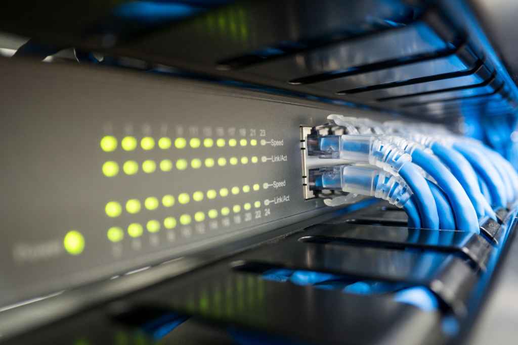 Network configuration پیکربندی و پیاده سازی در در خدمات نگهداری شبکه